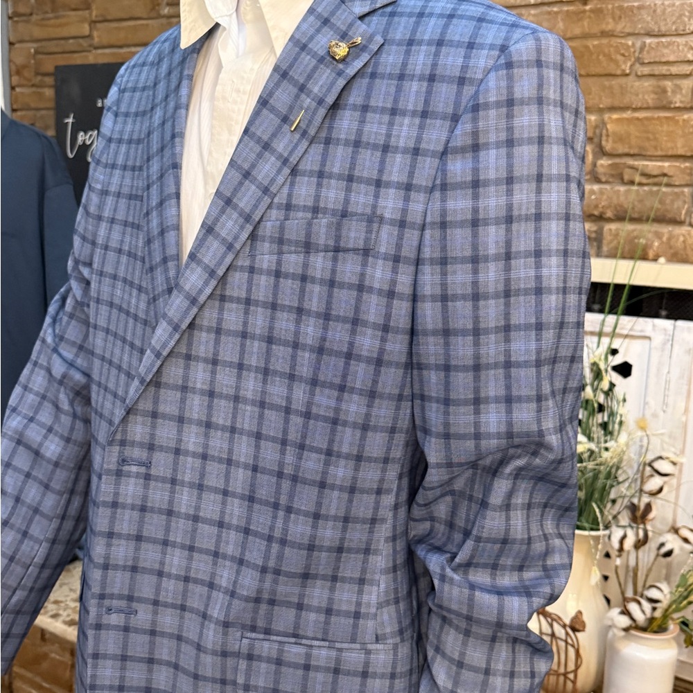 Elegant Blue Checkered Men's Blazer